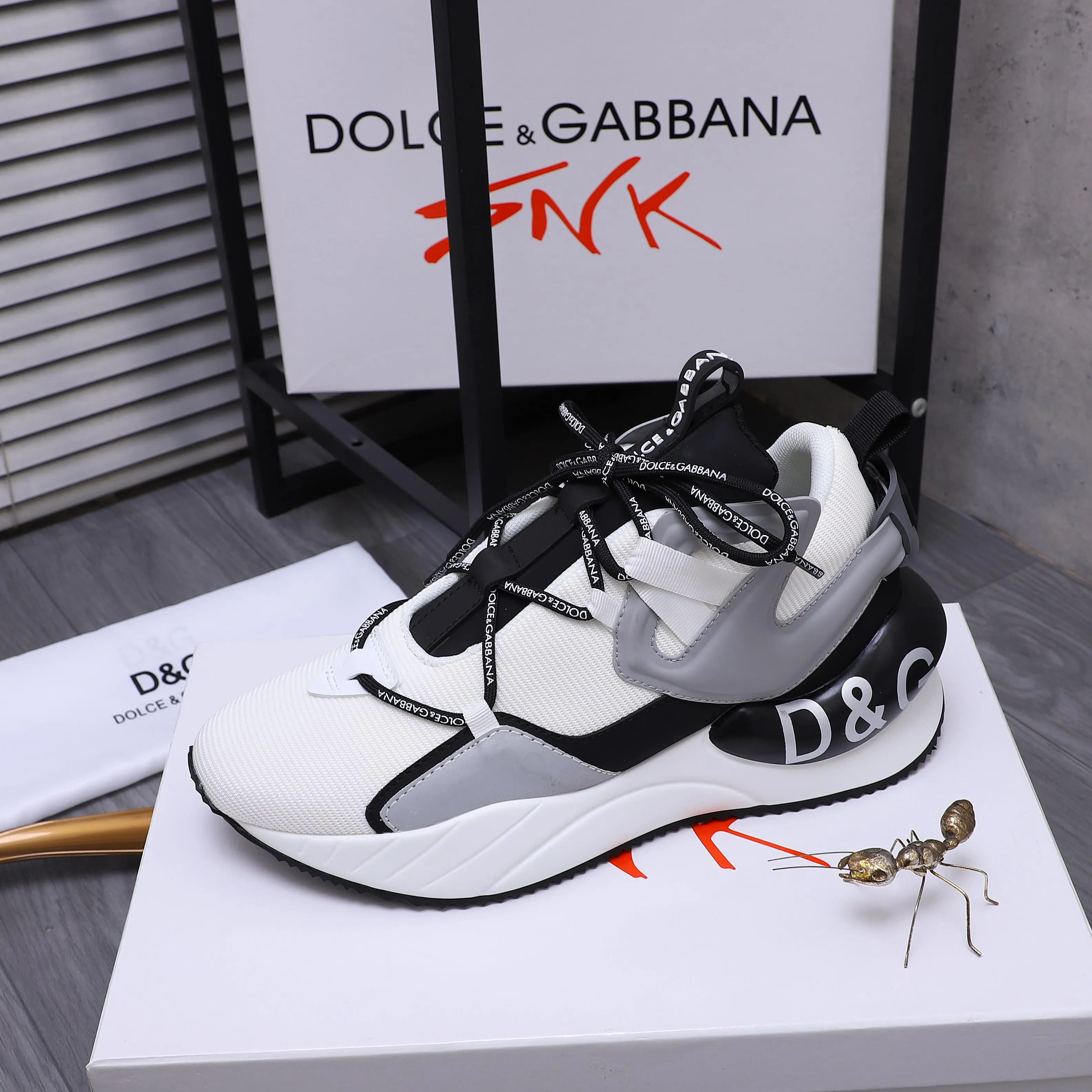 Men's shoes 💰540 Product trademark: DG (Dolce & Gabbana) couple's casual shoes Regular size: 36-46 Product materials: Selected fly woven breathable upper, mesh lining, cowhide insole, original outsole
